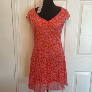 Super cute dress by Wild Fable. Sz M Orange w/pink flowers. Built in slip.
